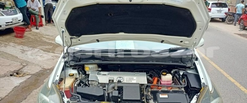 Big with watermark toyota prius dhaka dhaka 5696