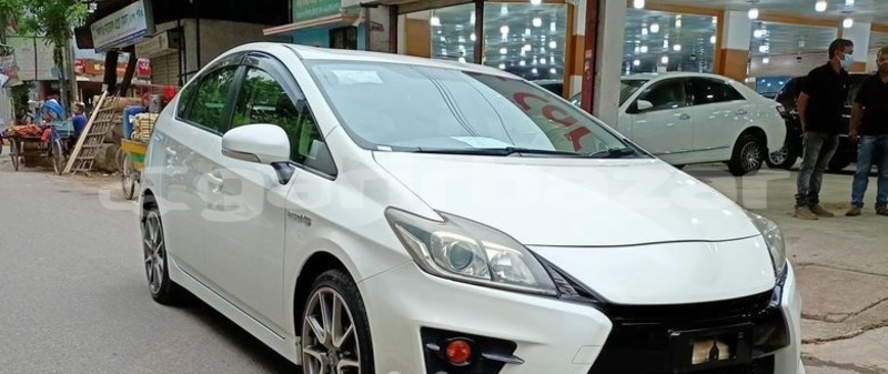 Big with watermark toyota prius dhaka dhaka 5696