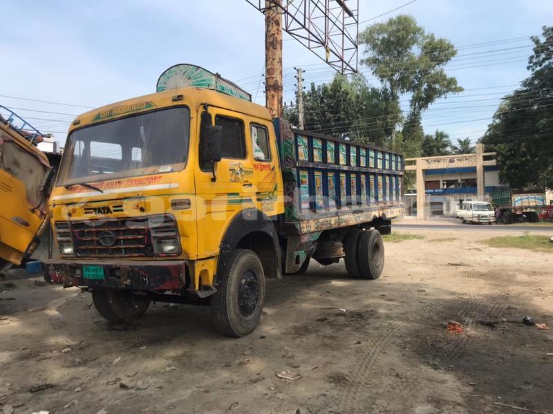 Big with watermark hino 300 series dhaka dhaka 5845