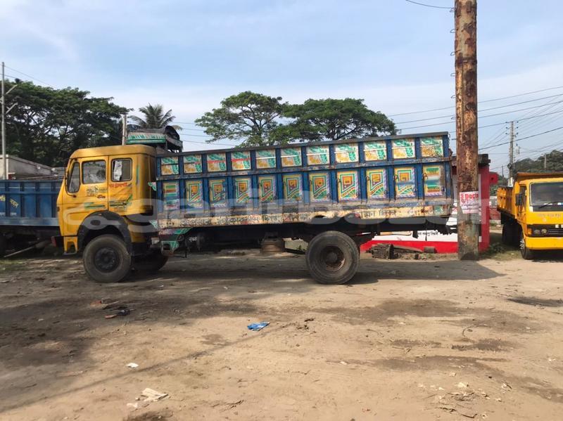 Big with watermark hino 300 series dhaka dhaka 5845