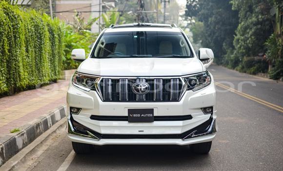 Buy Used 2018 Toyota Land Cruiser Prado in Dhaka, Dhaka Buy Used 2018 Toyota Land Cruiser Prado in Dhaka, Dhaka