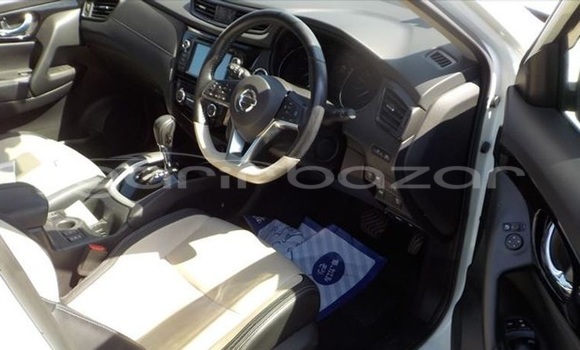 Buy Import 2017 Nissan X-Trail in Dhaka, Dhaka Buy Import 2017 Nissan X-Trail in Dhaka, Dhaka