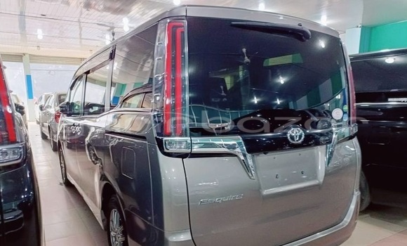 কেনা আমদানি Toyota Esquire Brown গাড়ী মধ্যে ঢাকা মধ্যে Dhaka কেনা আমদানি Toyota Esquire Brown গাড়ী মধ্যে ঢাকা মধ্যে Dhaka