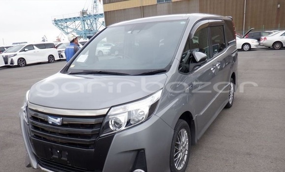 Buy Import 2017 Toyota Noah in Dhaka, Dhaka Buy Import 2017 Toyota Noah in Dhaka, Dhaka