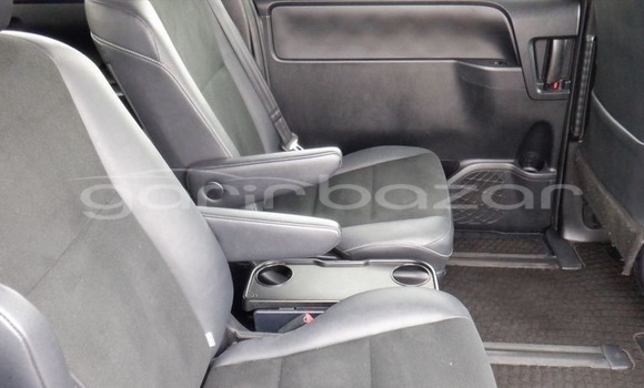 Buy Import 2017 Toyota Noah in Dhaka, Dhaka Buy Import 2017 Toyota Noah in Dhaka, Dhaka