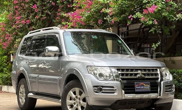 Buy Used 2010 Mitsubishi Pajero in Dhaka, Dhaka Buy Used 2010 Mitsubishi Pajero in Dhaka, Dhaka
