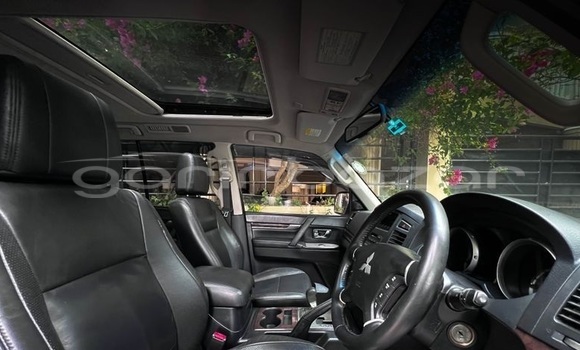 Buy Used 2010 Mitsubishi Pajero in Dhaka, Dhaka Buy Used 2010 Mitsubishi Pajero in Dhaka, Dhaka