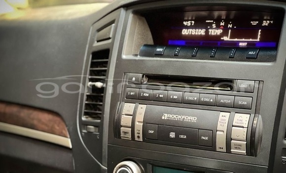 Buy Used 2010 Mitsubishi Pajero in Dhaka, Dhaka Buy Used 2010 Mitsubishi Pajero in Dhaka, Dhaka