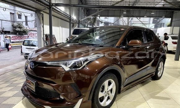 Buy Used 2017 Toyota CH-R in Dhaka, Dhaka Buy Used 2017 Toyota CH-R in Dhaka, Dhaka