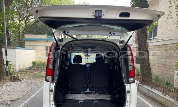 Buy Used 2017 Toyota Noah in Dhaka, Dhaka Buy Used 2017 Toyota Noah in Dhaka, Dhaka