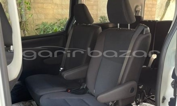Buy Used 2017 Toyota Noah in Dhaka, Dhaka Buy Used 2017 Toyota Noah in Dhaka, Dhaka