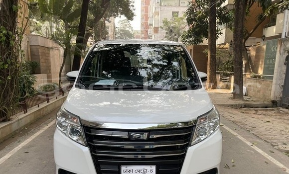Buy Used 2017 Toyota Noah in Dhaka, Dhaka Buy Used 2017 Toyota Noah in Dhaka, Dhaka
