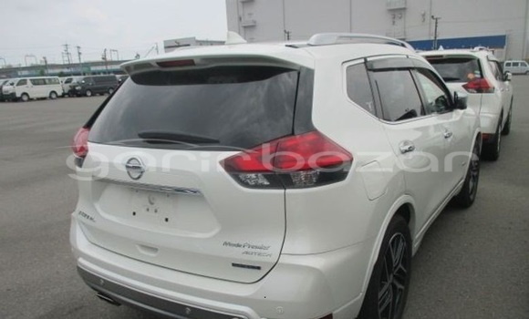 Buy Import 2017 Nissan X-Trail in Dhaka, Dhaka Buy Import 2017 Nissan X-Trail in Dhaka, Dhaka