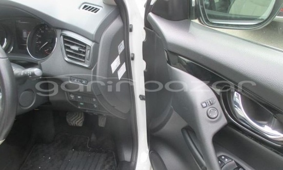 Buy Import 2017 Nissan X-Trail in Dhaka, Dhaka Buy Import 2017 Nissan X-Trail in Dhaka, Dhaka