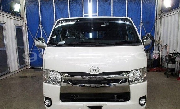 Buy Import 2019 Toyota Hiace in Dhaka, Dhaka Buy Import 2019 Toyota Hiace in Dhaka, Dhaka