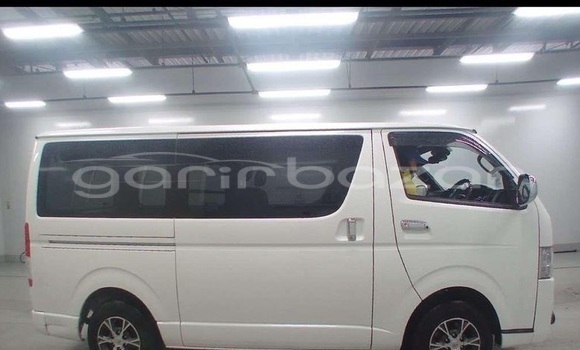 Buy Import 2019 Toyota Hiace in Dhaka, Dhaka Buy Import 2019 Toyota Hiace in Dhaka, Dhaka