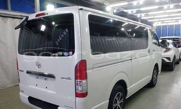 Buy Import 2019 Toyota Hiace in Dhaka, Dhaka Buy Import 2019 Toyota Hiace in Dhaka, Dhaka