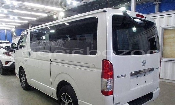 Buy Import 2019 Toyota Hiace in Dhaka, Dhaka Buy Import 2019 Toyota Hiace in Dhaka, Dhaka
