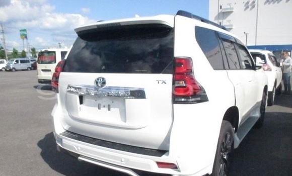 Buy Import 2022 Toyota Land Cruiser Prado in Dhaka, Dhaka Buy Import 2022 Toyota Land Cruiser Prado in Dhaka, Dhaka