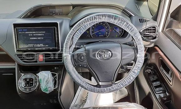 কেনা নতুন Toyota Esquire White গাড়ী মধ্যে ঢাকা মধ্যে Dhaka কেনা নতুন Toyota Esquire White গাড়ী মধ্যে ঢাকা মধ্যে Dhaka