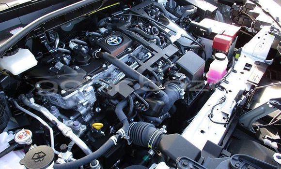 কেনা নতুন Toyota Corolla Cross White গাড়ী মধ্যে ঢাকা মধ্যে Dhaka কেনা নতুন Toyota Corolla Cross White গাড়ী মধ্যে ঢাকা মধ্যে Dhaka