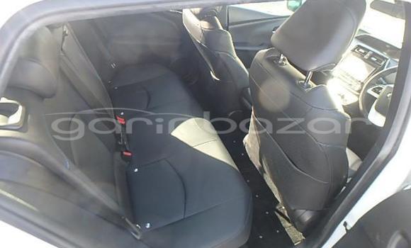 কেনা নতুন Toyota Prius White গাড়ী মধ্যে ঢাকা মধ্যে Dhaka কেনা নতুন Toyota Prius White গাড়ী মধ্যে ঢাকা মধ্যে Dhaka