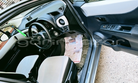 Buy Used 2011 Toyota Vitz in Dhaka, Dhaka Buy Used 2011 Toyota Vitz in Dhaka, Dhaka