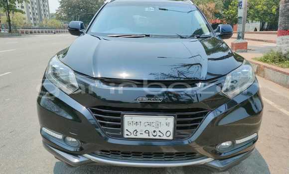 Buy Used 2014 Honda Vezel in Dhaka, Dhaka Buy Used 2014 Honda Vezel in Dhaka, Dhaka
