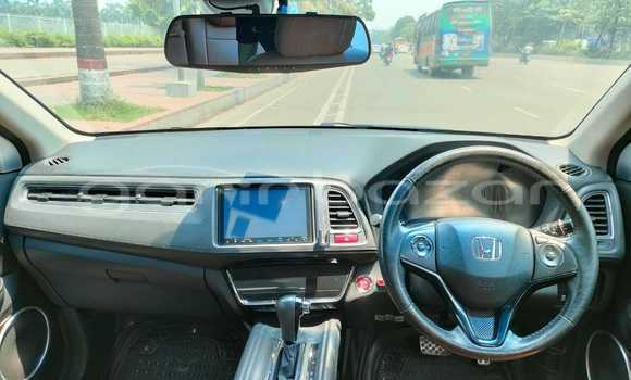 Buy Used 2014 Honda Vezel in Dhaka, Dhaka Buy Used 2014 Honda Vezel in Dhaka, Dhaka