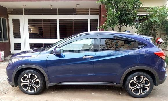 Buy Used 2014 Honda Vezel in Dhaka, Dhaka Buy Used 2014 Honda Vezel in Dhaka, Dhaka