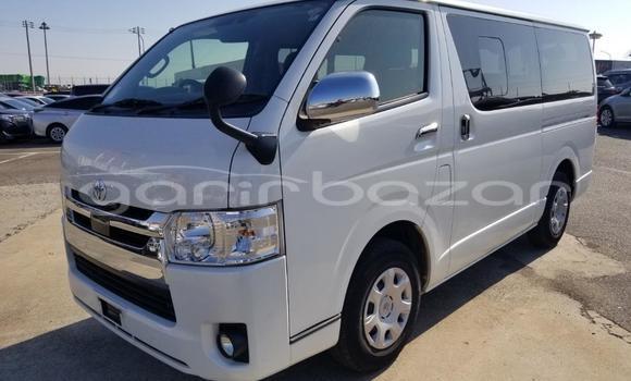 Buy New 2018 Toyota Hiace in Dhaka, Dhaka Buy New 2018 Toyota Hiace in Dhaka, Dhaka