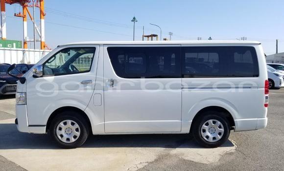 Buy New 2018 Toyota Hiace in Dhaka, Dhaka Buy New 2018 Toyota Hiace in Dhaka, Dhaka