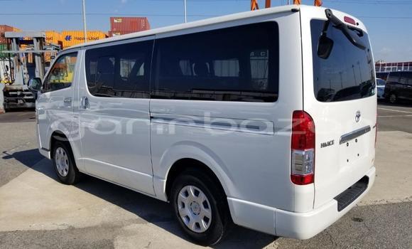 Buy New 2018 Toyota Hiace in Dhaka, Dhaka Buy New 2018 Toyota Hiace in Dhaka, Dhaka