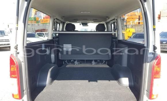 Buy New 2018 Toyota Hiace in Dhaka, Dhaka Buy New 2018 Toyota Hiace in Dhaka, Dhaka