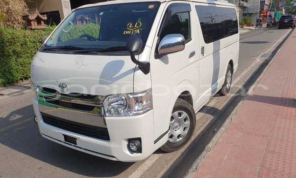 Buy New 2018 Toyota Hiace in Dhaka, Dhaka Buy New 2018 Toyota Hiace in Dhaka, Dhaka