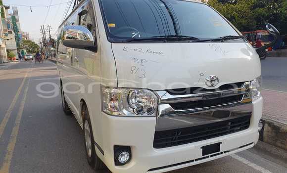 Buy New 2018 Toyota Hiace in Dhaka, Dhaka Buy New 2018 Toyota Hiace in Dhaka, Dhaka