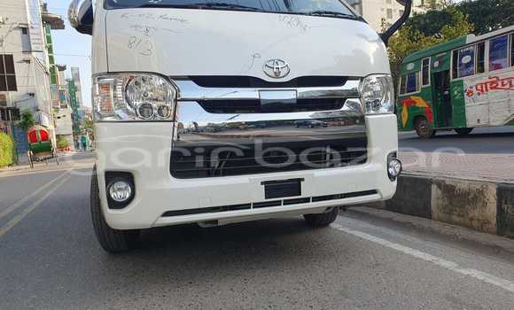 Buy New 2018 Toyota Hiace in Dhaka, Dhaka Buy New 2018 Toyota Hiace in Dhaka, Dhaka