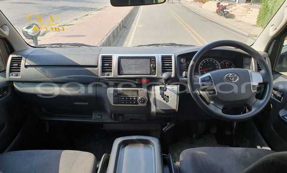 Buy New 2018 Toyota Hiace in Dhaka, Dhaka Buy New 2018 Toyota Hiace in Dhaka, Dhaka