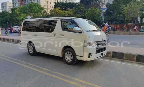 Buy New 2018 Toyota Hiace in Dhaka, Dhaka Buy New 2018 Toyota Hiace in Dhaka, Dhaka