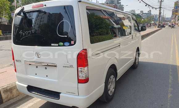 Buy New 2018 Toyota Hiace in Dhaka, Dhaka Buy New 2018 Toyota Hiace in Dhaka, Dhaka