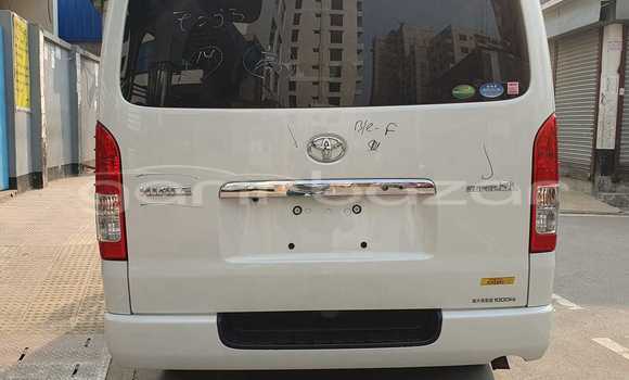 Buy New 2018 Toyota Hiace in Dhaka, Dhaka Buy New 2018 Toyota Hiace in Dhaka, Dhaka