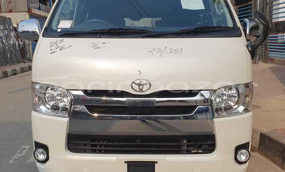 Buy New 2018 Toyota Hiace in Dhaka, Dhaka Buy New 2018 Toyota Hiace in Dhaka, Dhaka