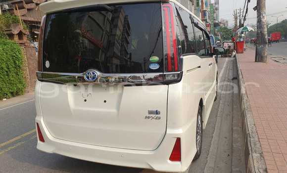 Buy New 2019 Toyota Noah in Dhaka, Dhaka Buy New 2019 Toyota Noah in Dhaka, Dhaka