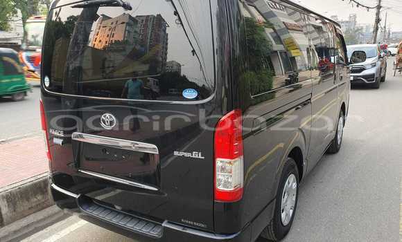 Buy New 2018 Toyota Hiace in Dhaka, Dhaka Buy New 2018 Toyota Hiace in Dhaka, Dhaka