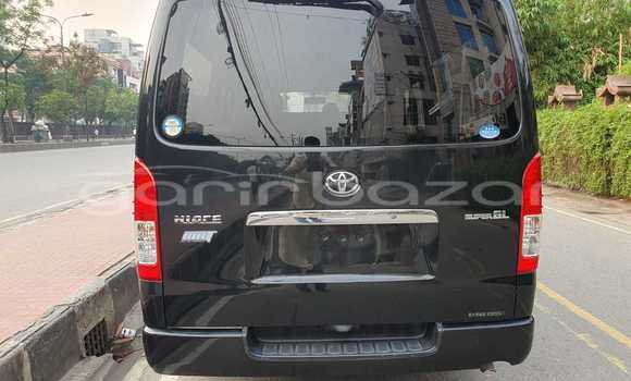 Buy New 2018 Toyota Hiace in Dhaka, Dhaka Buy New 2018 Toyota Hiace in Dhaka, Dhaka