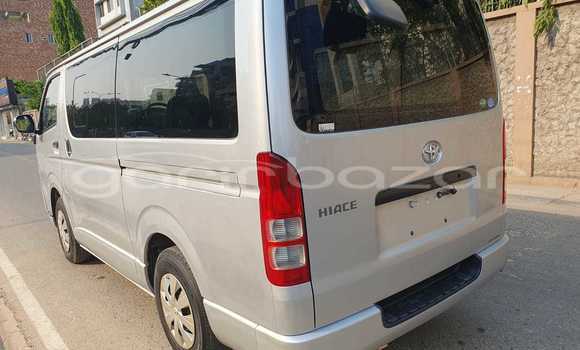 Buy New 2017 Toyota Hiace in Dhaka, Dhaka Buy New 2017 Toyota Hiace in Dhaka, Dhaka