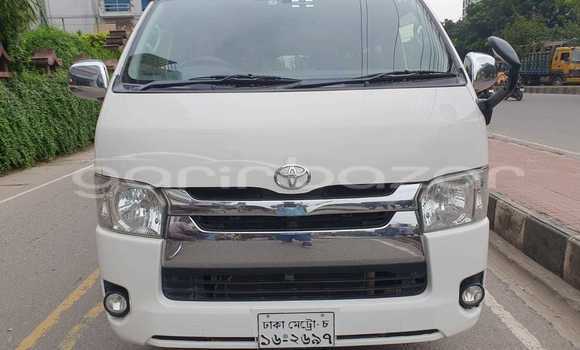 Buy Used 2017 Toyota Hiace in Dhaka, Dhaka Buy Used 2017 Toyota Hiace in Dhaka, Dhaka