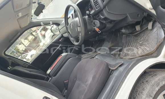 Buy Used 2017 Toyota Hiace in Dhaka, Dhaka Buy Used 2017 Toyota Hiace in Dhaka, Dhaka