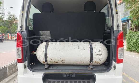 Buy Used 2017 Toyota Hiace in Dhaka, Dhaka Buy Used 2017 Toyota Hiace in Dhaka, Dhaka