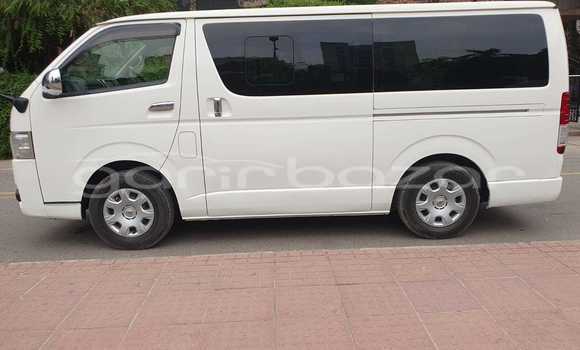 Buy Used 2017 Toyota Hiace in Dhaka, Dhaka Buy Used 2017 Toyota Hiace in Dhaka, Dhaka